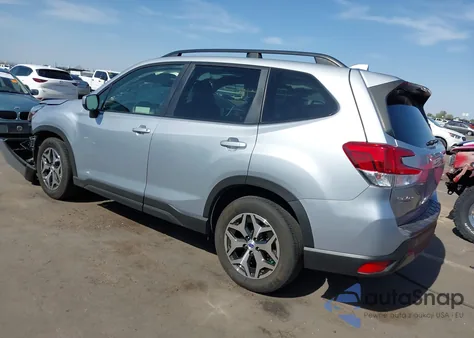 2021 Subaru Forester Premium z USA, uszkodzony, nr VIN JF2SKAJC3MH472204